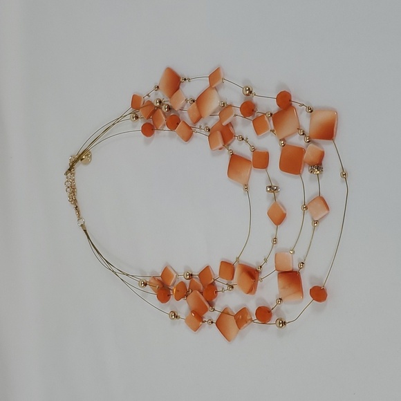 5 Layer Illusion Wire Color Shell & Chunky Statement Necklace & Earrings - Picture 6 of 16